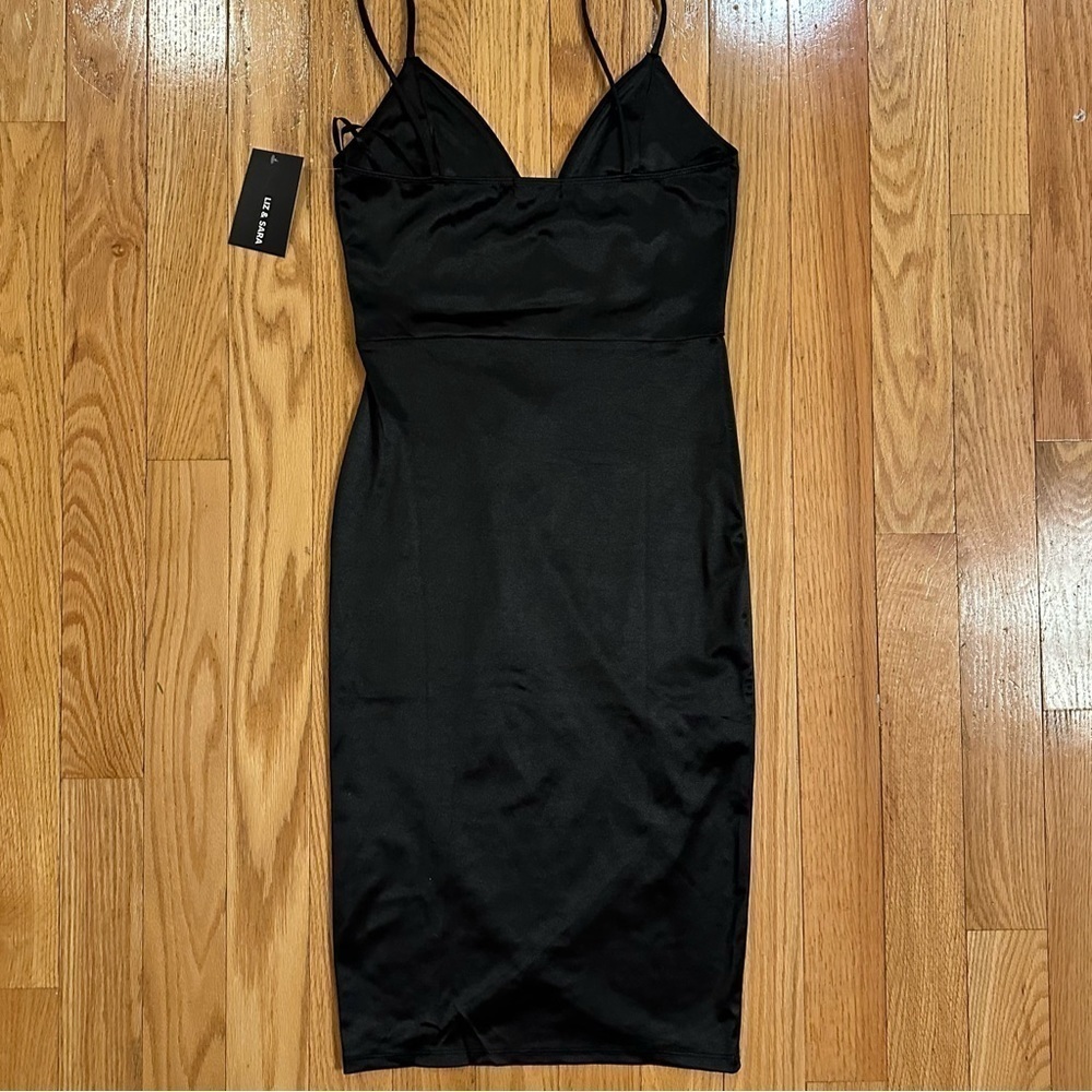 Liz & Sara little black dress satin look deep V thin strap tulip hem Large NEW - Picture 9 of 9